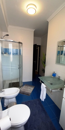 Bathroom 4, Friendly Peniche Apartment, Peniche