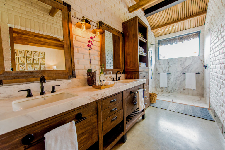Bathroom 3, Hacienda La Danesa, Naranjito