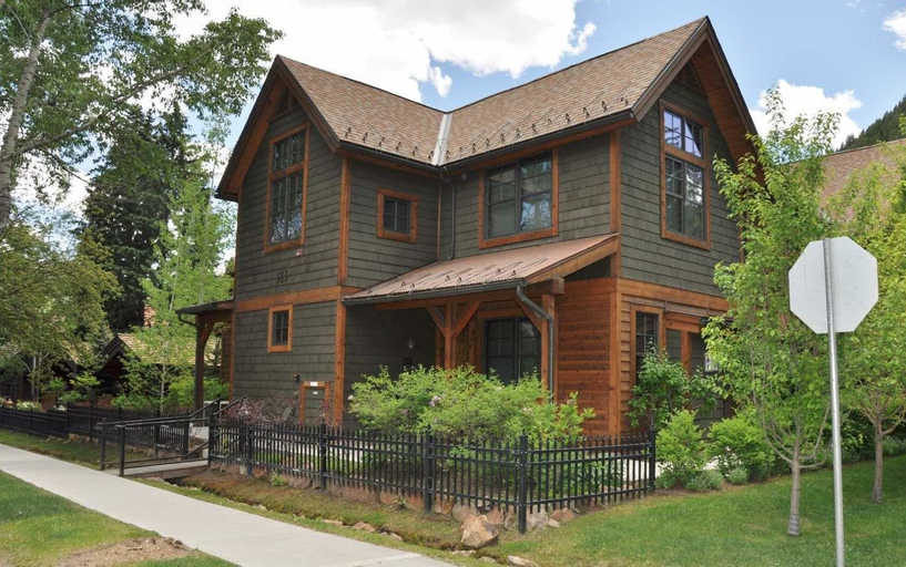 Christiana Aspen, Pitkin