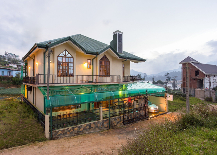 Exterior & Views