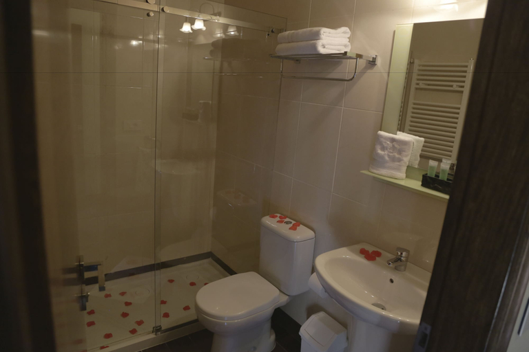 Bathroom 4, The Lodge Inn Hotel, Kasrouane