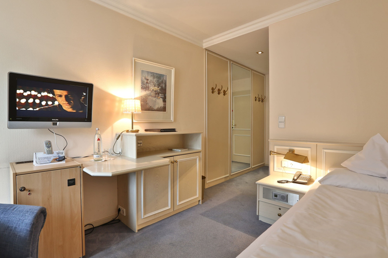 Bedroom 3, Wunsch Hotel Mürz - Natural Health & Spa Hotel, Passau