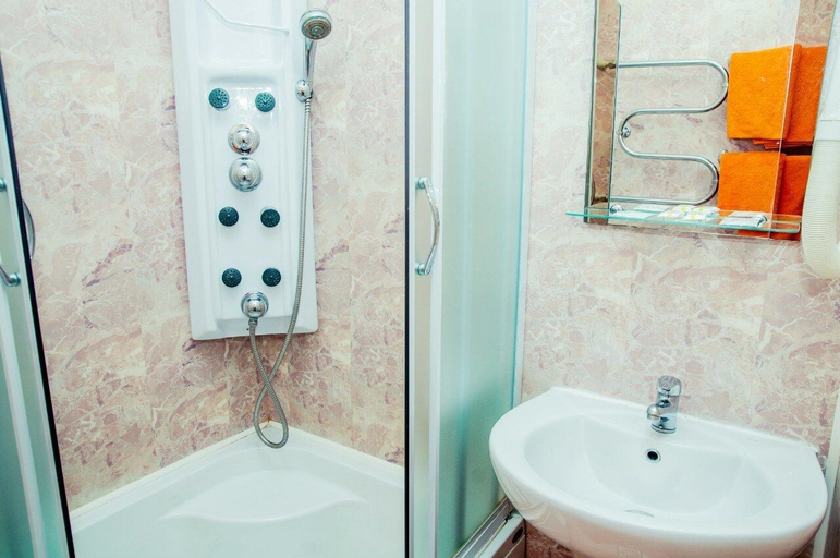 Bathroom 3, Hotel Repinskaya, Sankt-Peterburg gorsovet