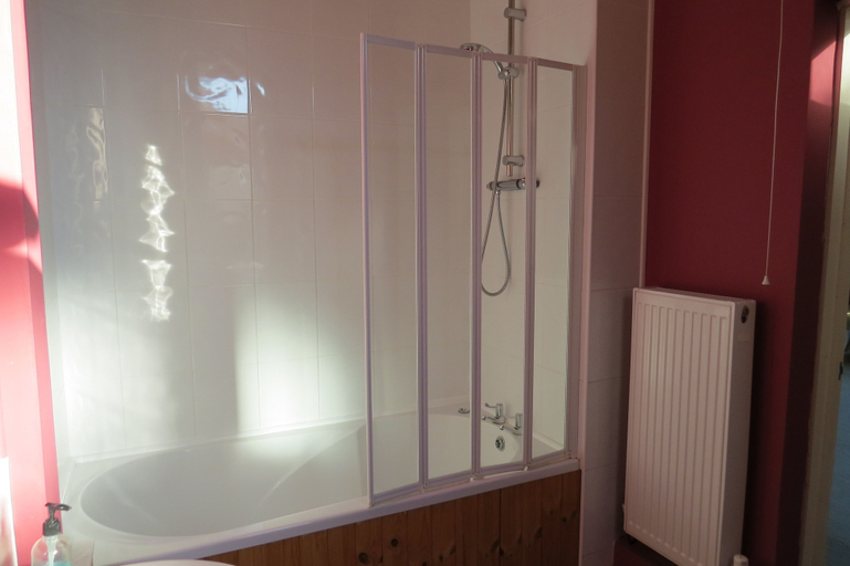 Bathroom 3, Furtho Manor Farm, Northamptonshire