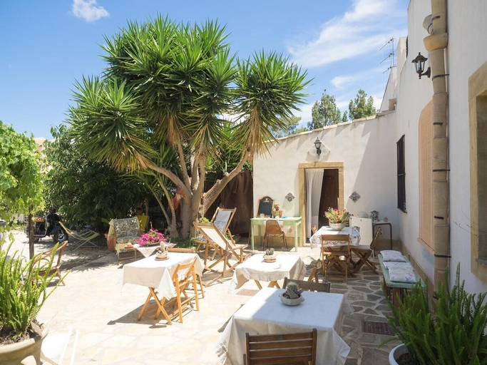 Food & Drinks 5, B&B Le Macine 1868, Trapani