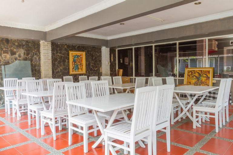 Food & Drinks 5, RedDoorz Plus @ Otista Garut, Garut