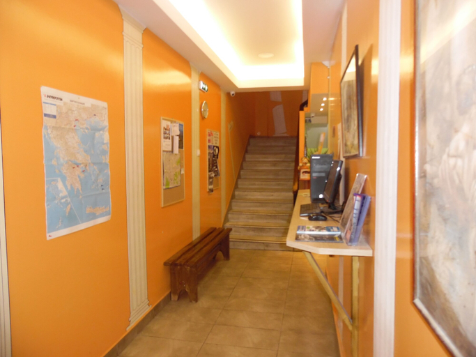 Others 2, Zeus Hostel, Attica