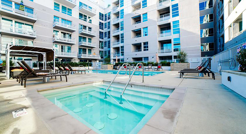 Sport & Beauty, Tripbz Avalo Suites, Los Angeles