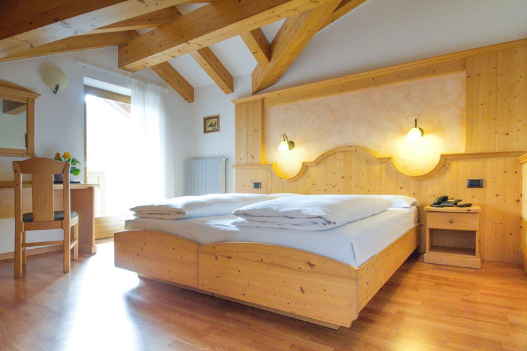 Bedroom 2, Hotel Genzianella, Trento