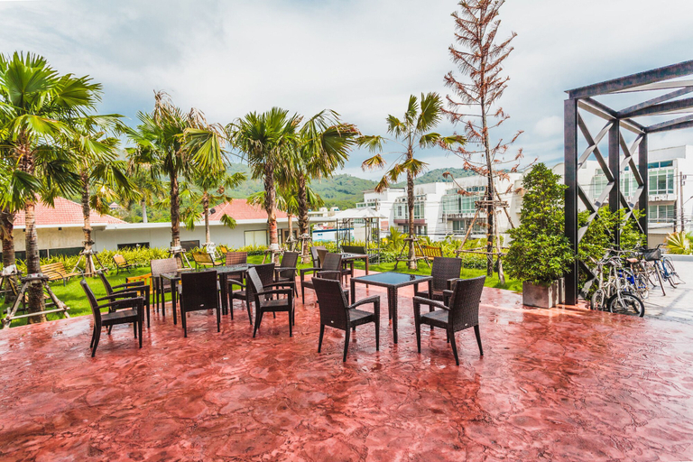 Food & Drinks, Condo in Nai Harn in ReLife 15-123-210, Pulau Phuket
