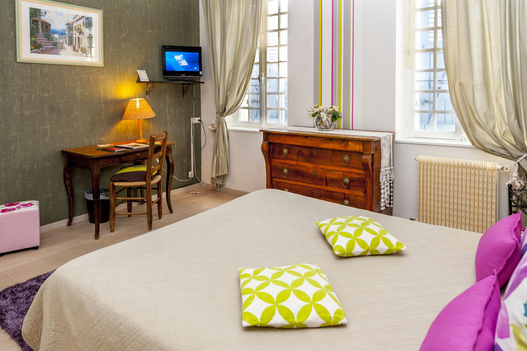 Bedroom 3, Auberge De Tavel, Gard