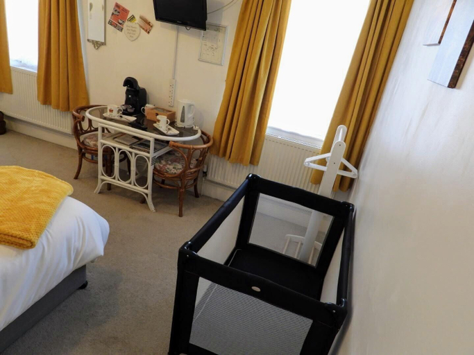 Bedroom 2, Kings Arms Hotel, Devon