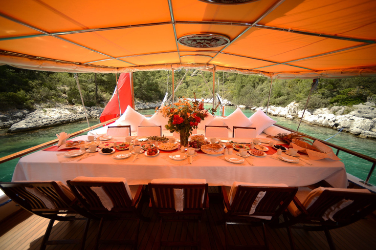 Breakfast area, CHEERS GULET, Kale