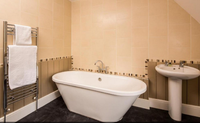 Bathroom 3, The Inn at Woodhall Spa, Lincolnshire