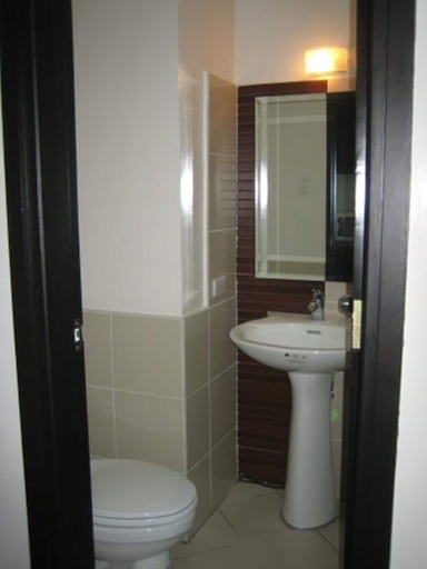 Bathroom 3, The Studio 87 Residences, Quezon City