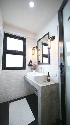 Bathroom 5, Lamurr Sukhumvit 41 - Hostel, Wattana