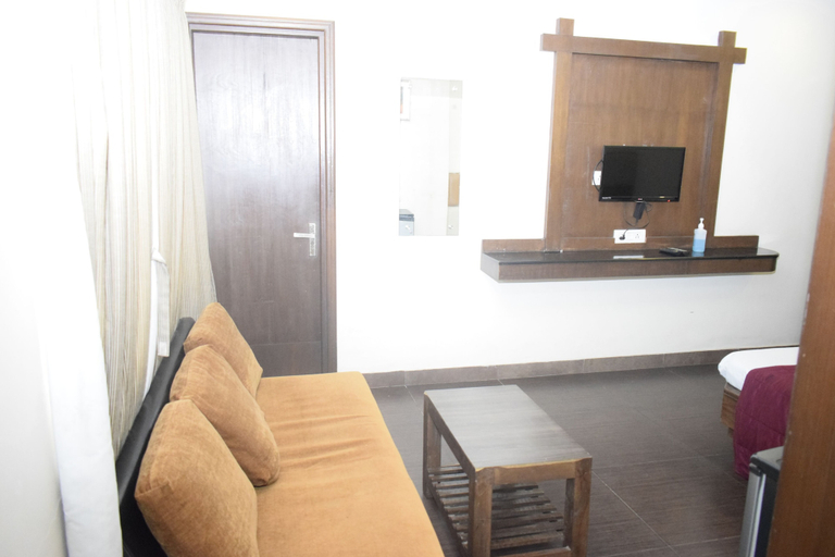 Others 4, Hotel Tamizh Park, Puducherry