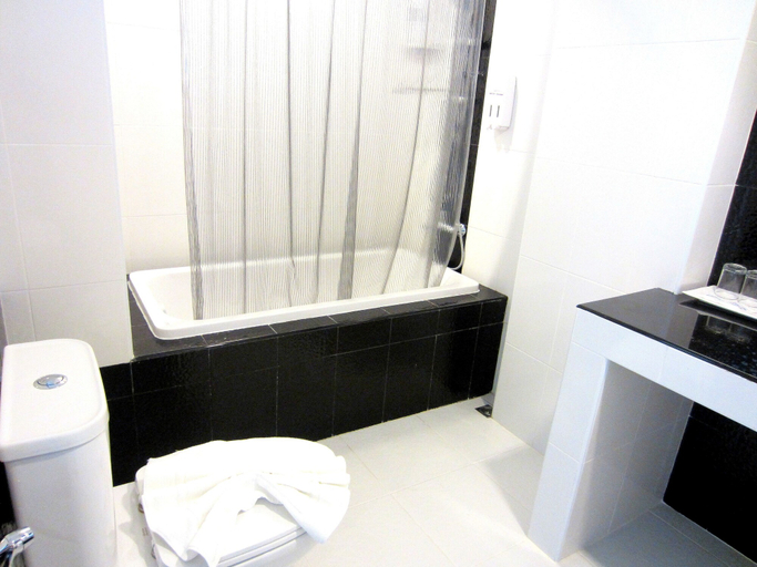 Bathroom 4, The Luna Compass, Muang Chiang Mai