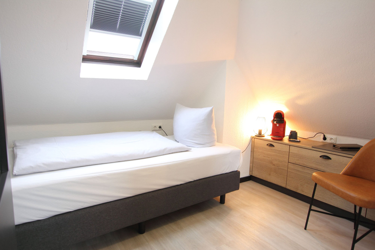 Bedroom 4, zeitlos - Hotel & Restaurant am Fuchsbach, Region Hannover