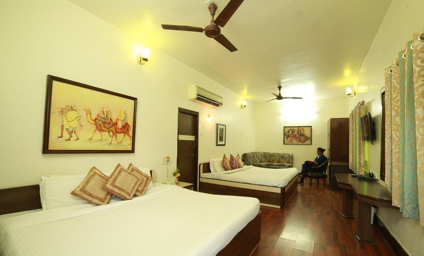 Bedroom 3, Hotel Karnavati, Sirohi