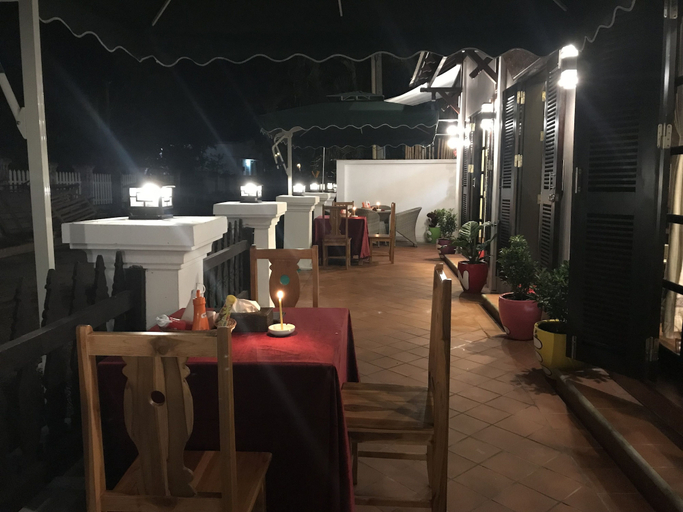 Food & Drinks