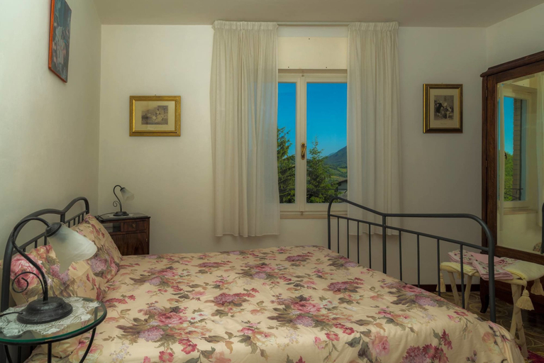 Bedroom 4, Lucrezia e Cesare Borgia, Macerata