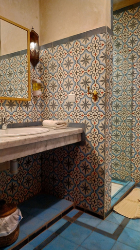 Bathroom 4, Riad Basma, Marrakech