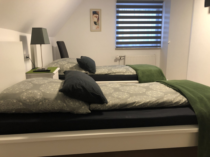 Bedroom 3, Messezimmer4u Nordparksiedlung, Düsseldorf