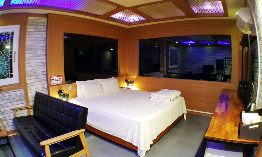 Bedroom 3, Hotel Luxury, Sasang