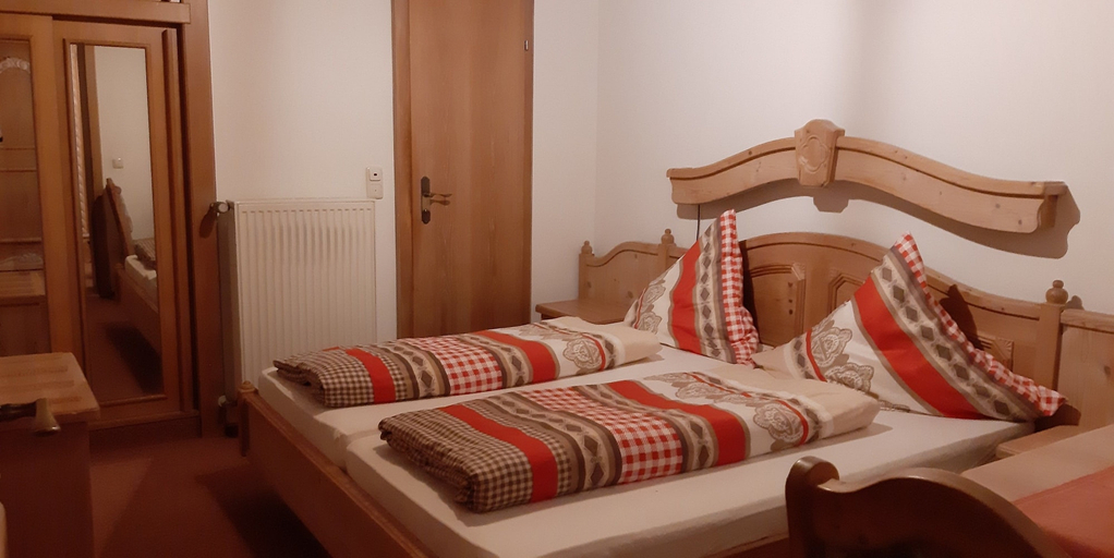 Bedroom 3, Übernachtungspension ohne Frühstück - Pension - Ferienwohnungen Ludwig, Cham