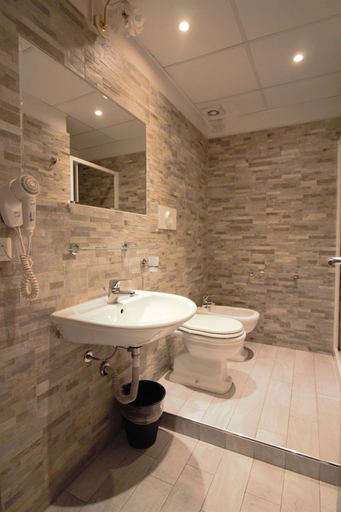 Bathroom 5, New Generation Hostel Milan Center Navigli, Milano