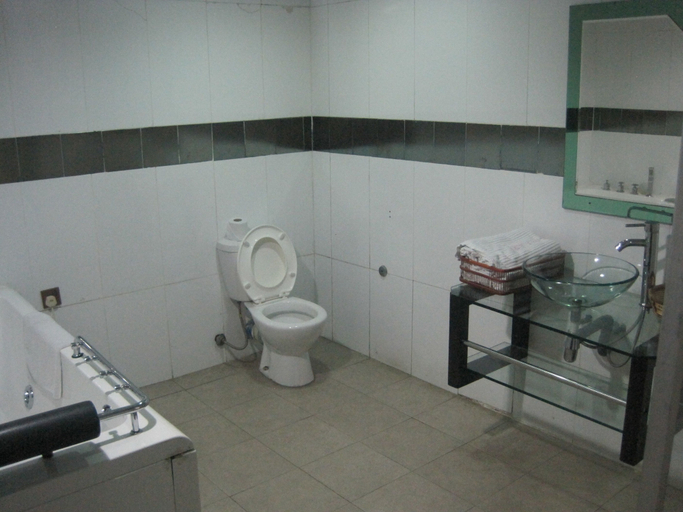 Bathroom, Axari Hotel & Suites, Calabar