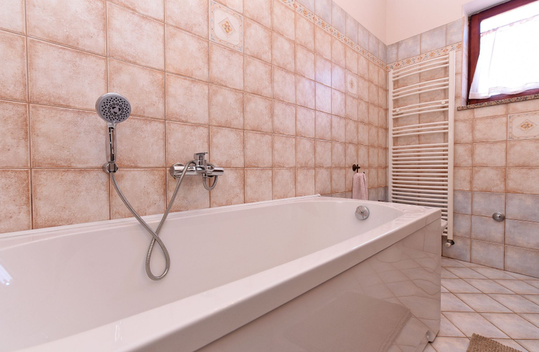 Bathroom 4, Apartment 1561, Žminj