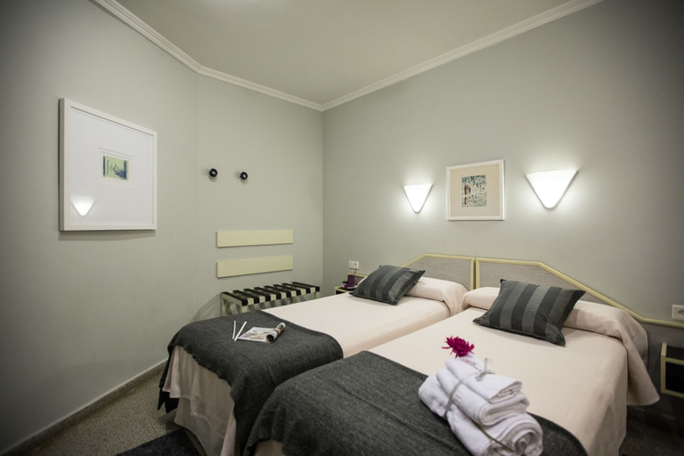 Bedroom 3, Hostal Paris, Valladolid