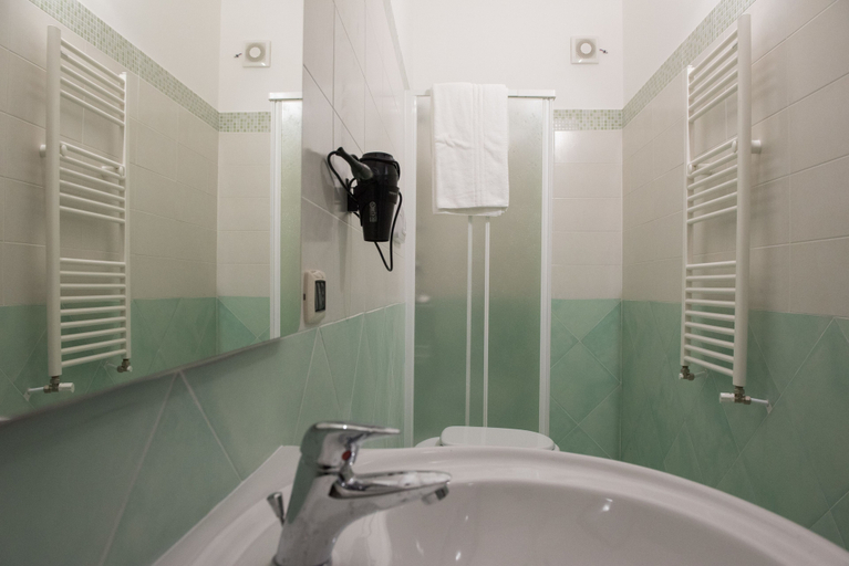 Bathroom 5, B&b Viatrento30, Salerno