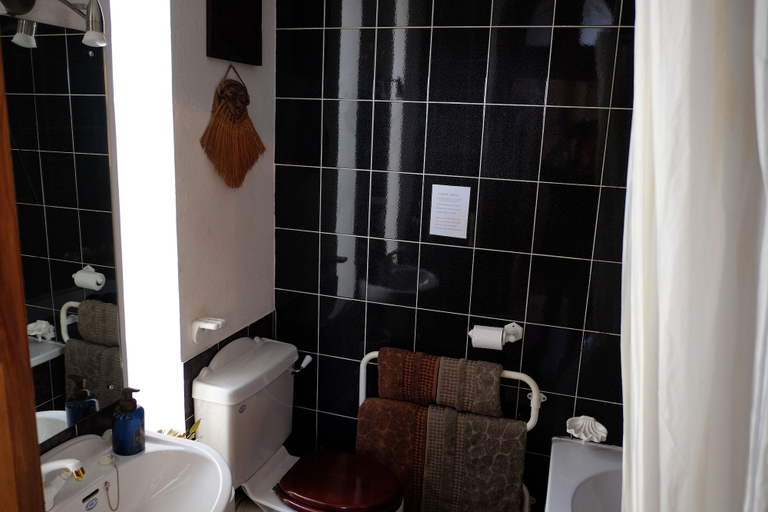 Bathroom 4, Jambo Guest House, City of Cape Town