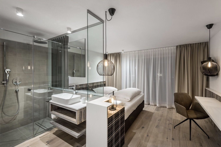 Bathroom 4, Hotel Ladinia, Bolzano
