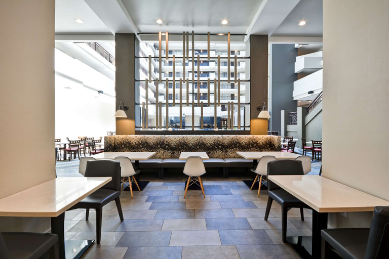 Food & Drinks 5, Embassy Suites Hotel Charlotte, Mecklenburg