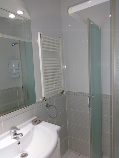 Bathroom 3, Appartement Les Palmeraies, Bouhaira