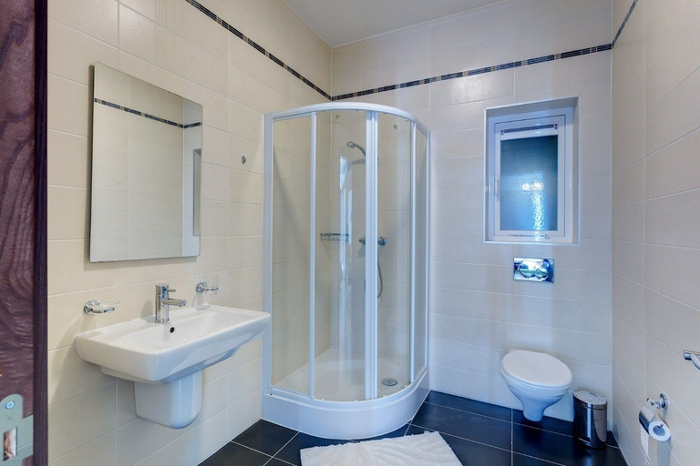 Bathroom, Seafront LUX Apartment wt Pool, Upmarket Area