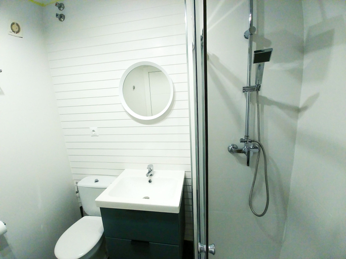 Bathroom 3, Aparamentos Centro Nerja Marimel 104, Málaga