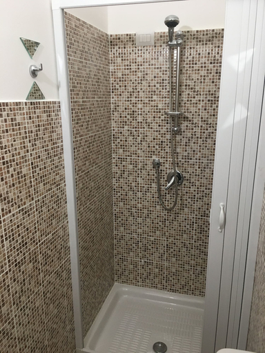 Bathroom 5, B&B Etnea Palace, Catania