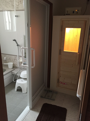 Others 3, B&B 4 Rooms, Naha