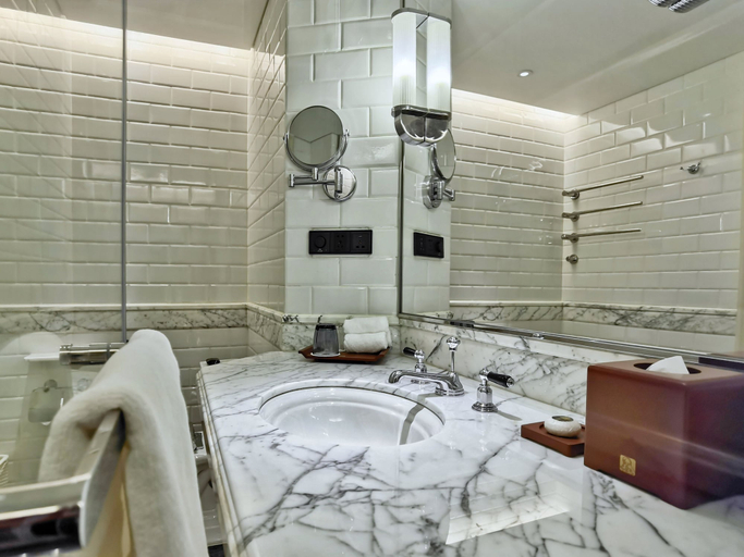 Bathroom 5, Grand Hotel Beijing, Beijing