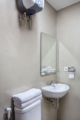 Bathroom 4, Portal Residence, West Jakarta