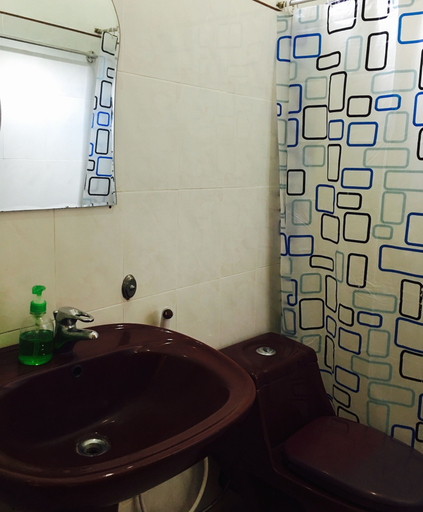 Bathroom 3, Royal Mount Hotel, Nuwara Eliya