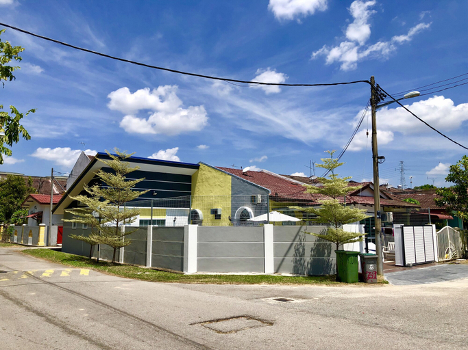 Exterior & Views 2, H & H Guesthouse 1, Malacca City