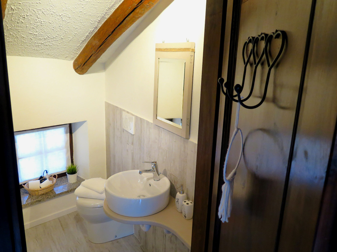 Bathroom 5, Maison de la Montagne, Aosta