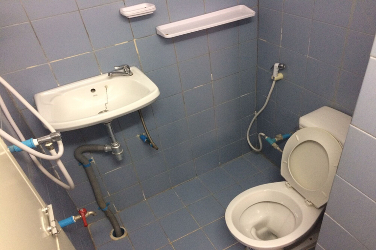 Bathroom 5, NR Guesthouse, Bang Kapi