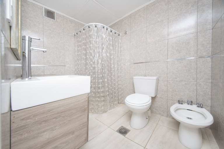 Bathroom, Buenos Aires Flat L8K, Capital